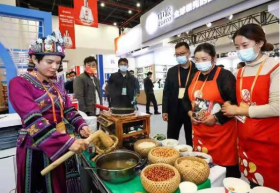 深圳汇泉翻译官助力深圳 2022国际食品展会，为大会提供同声传译翻译服务