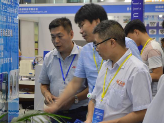 深圳汇泉翻译官助力2018（深圳）国际工业自动化展览会，为大会提供同声传译翻译服务！